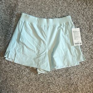 Lululemon Stretch Woven Relaxed Fit HR Short 4” Size Large